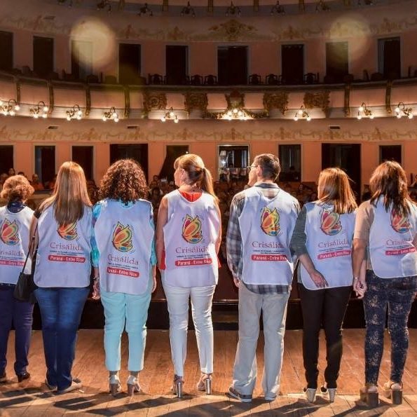 Parte del grupo de voluntarios de nuestra fundación, siempre trabajando por nuestros niños y jóvenes con una sonrisa.